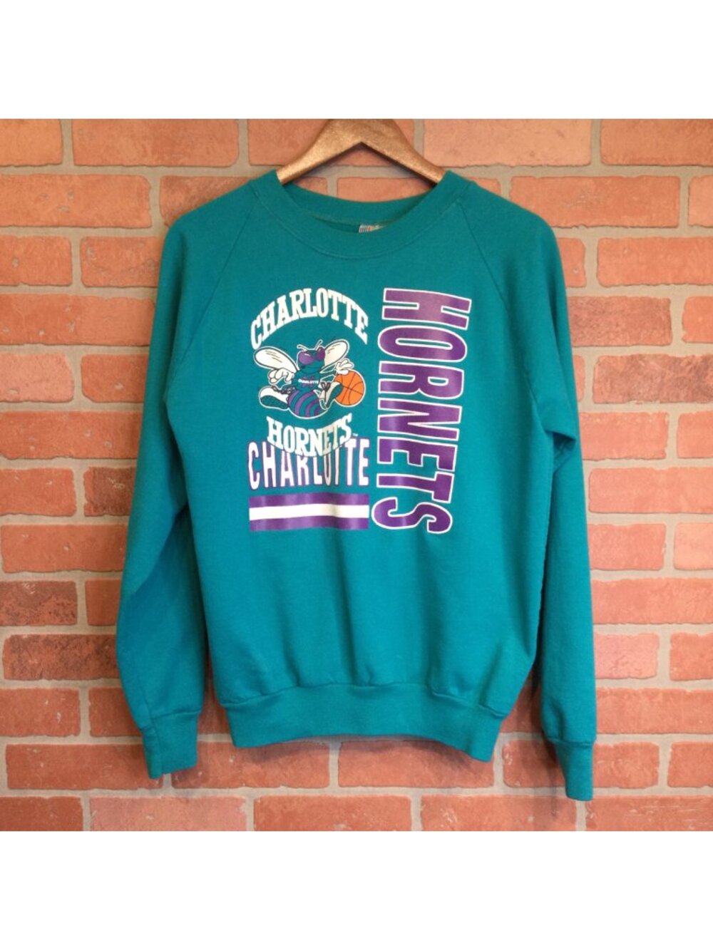Vintage 90s Charlotte Hornets Crewneck Sweatshirt Teal Size L USA Made Hugo